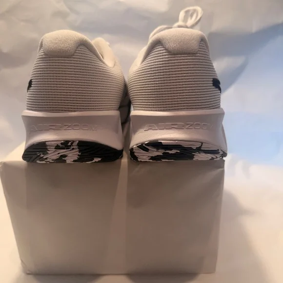 Nike Zoom Challenge
Women's Pickleball Shoes - Picture 5 of 6